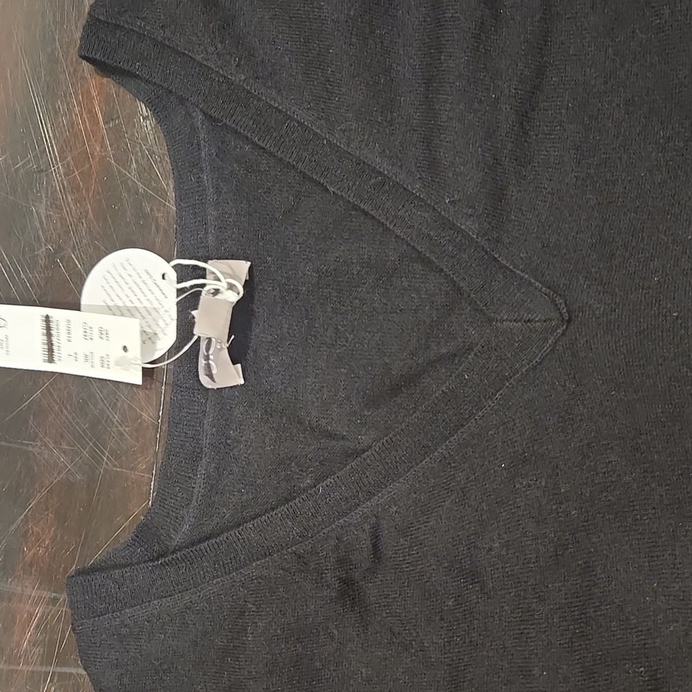 NWT J Crew Oversized Featherweight Cashmere V-Neck Sweater Black L - Picture 2 of 3